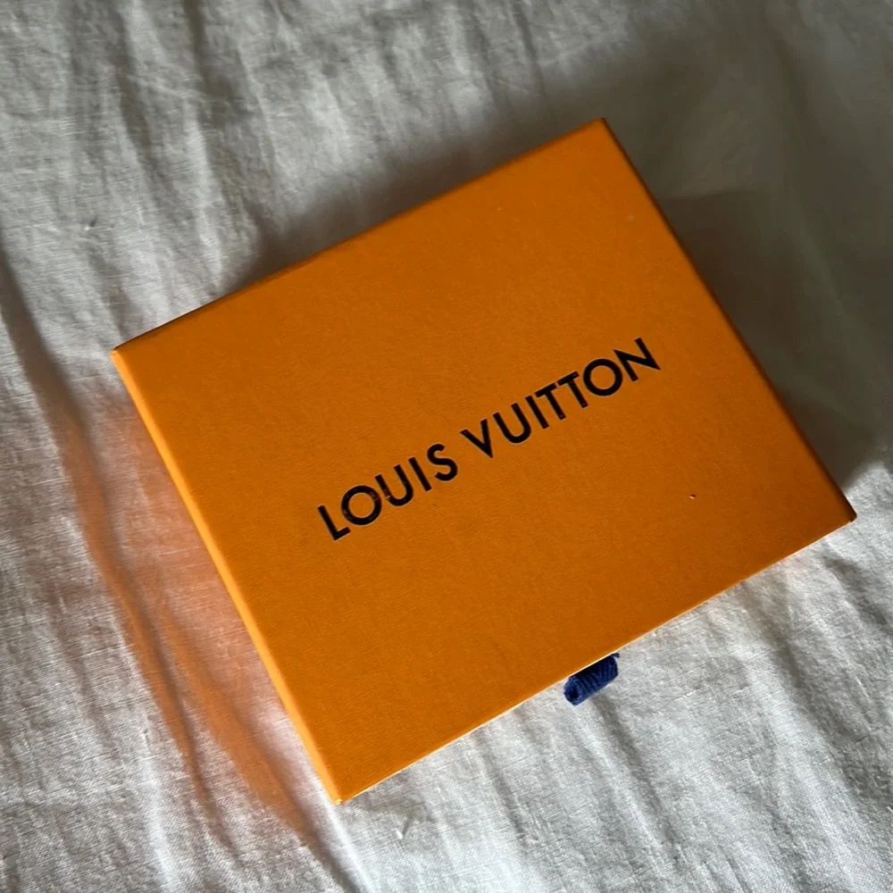 LV Box - Picture 2 of 5
